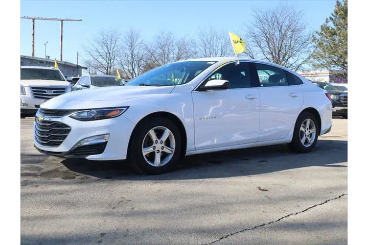 $14377 : Chevrolet Malibu 2023 LT 4dr image 3