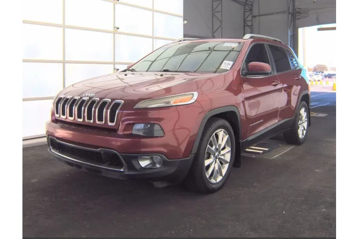 $3900 : 🚘Jeep Cherokee latitud image 7