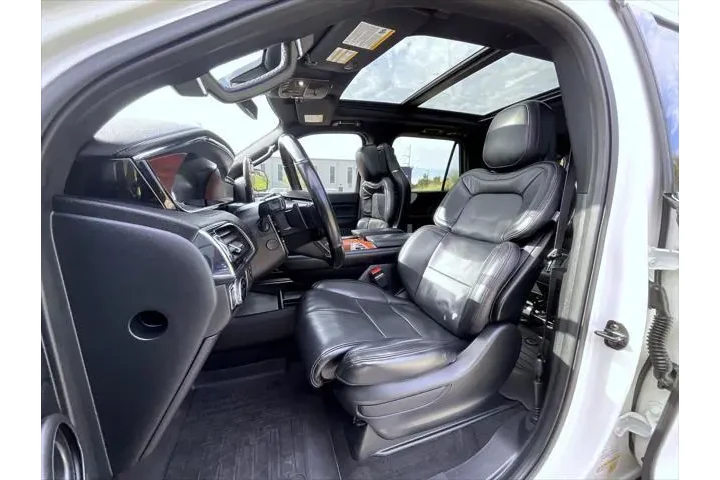 $38417 : Lincoln Navigator L 2021 4x4 image 10