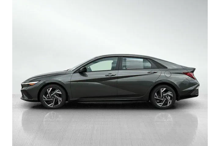 $24000 : Hyundai ELANTRA 2025 SEL Spo image 3