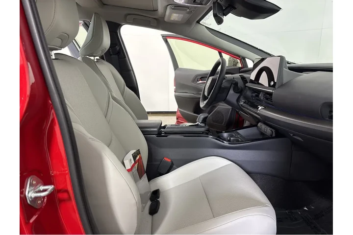 $31793 : Gold Certified2024 Prius XLE image 5