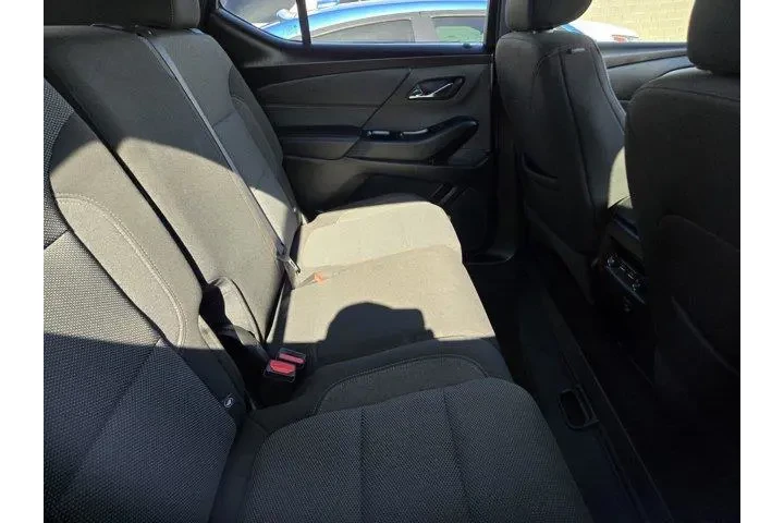 $28991 : Chevrolet Traverse 2023 LT C image 5