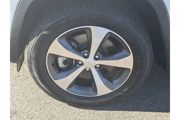 $23999 : Jeep Cherokee 2021 4x4 Limit image 10