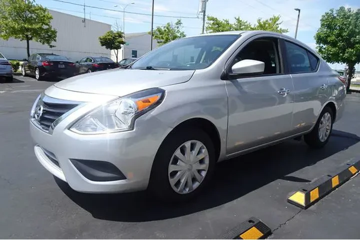 $9990 : 2019 Versa Sedan image 4
