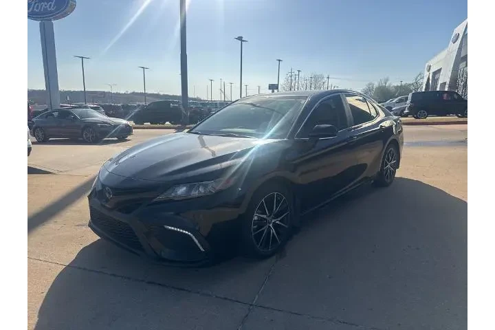 $27995 : Toyota Camry Hybrid 2024 SE image 6