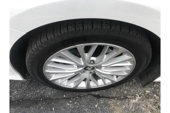 $22000 : Toyota Camry 2018 XLE 4dr Se image 5