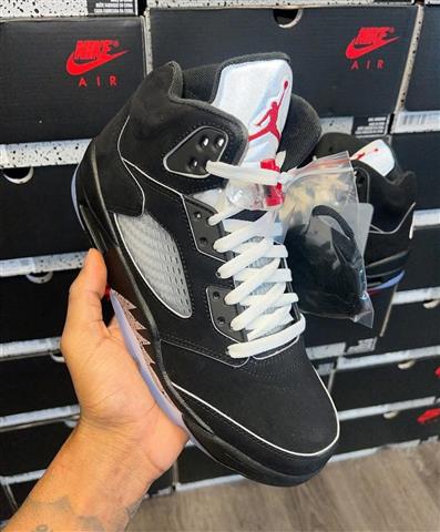 $200 : Jordan 5 metallic black image 4