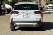 Ford Escape Plug-In Hybrid 2 thumbnail