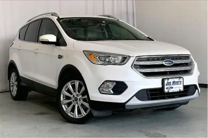 $8951 : Ford Escape 2017 Titanium 4d image 1
