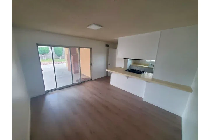 $1500 : Anaheim - Available Now image 7