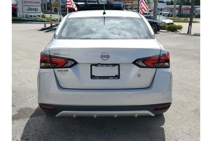 $15991 : Nissan Versa 2024 S 4dr Seda image 6