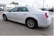 $13888 : Chrysler 300 2016 Limited 4d thumbnail