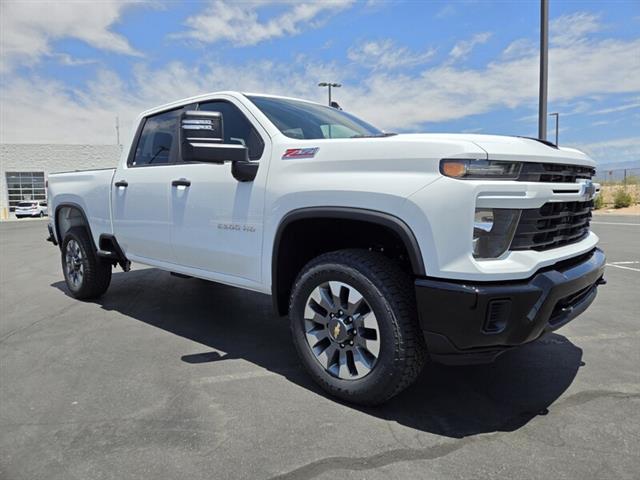 $66370 : New 2024 Silverado 2500 HD Cu image 1