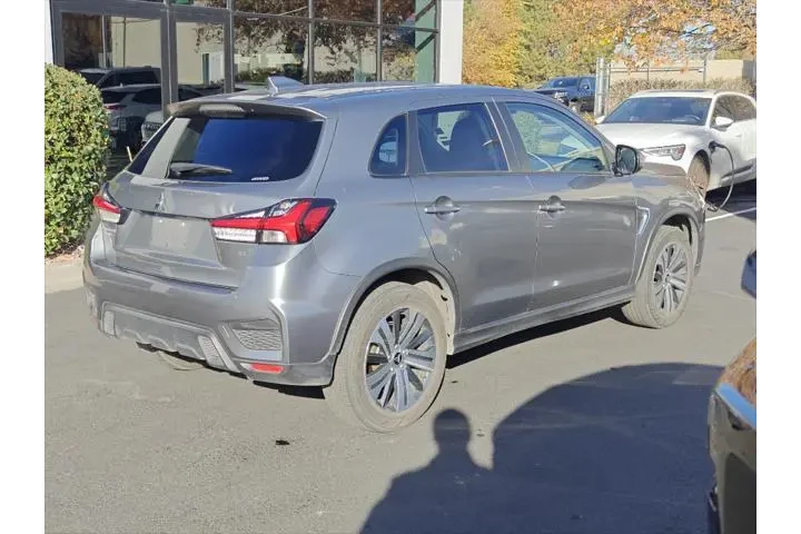 $21360 : Mitsubishi Outlander Sport 2 image 7