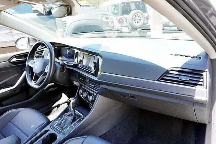 $18998 : Volkswagen Jetta 2024 SE 4dr image 10
