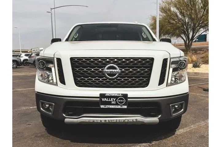 $23777 : Nissan Titan 2018 4x4 PRO-4X image 10