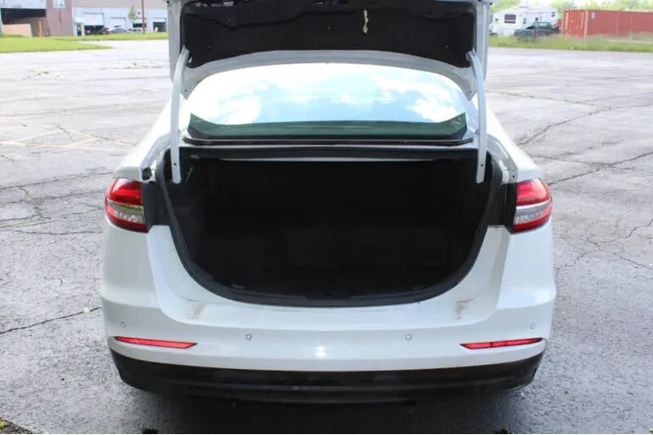 2019 Fusion Hybrid SE image 7