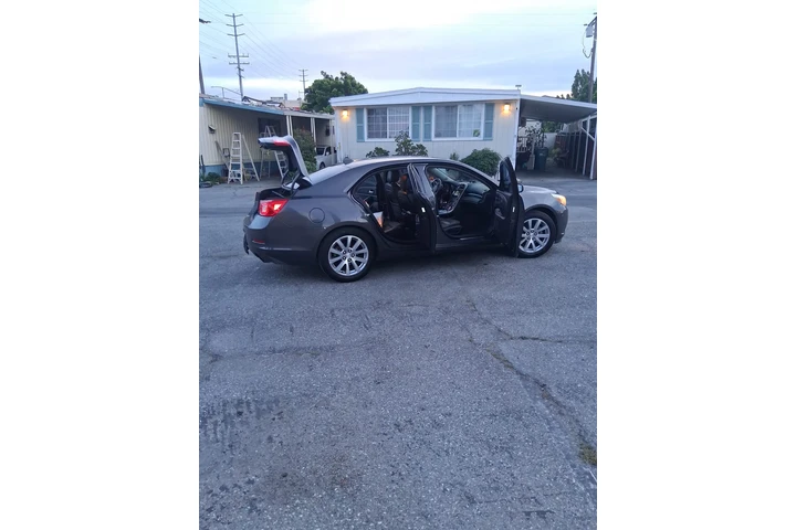 $4800 : Vendo Carro Excelente image 5