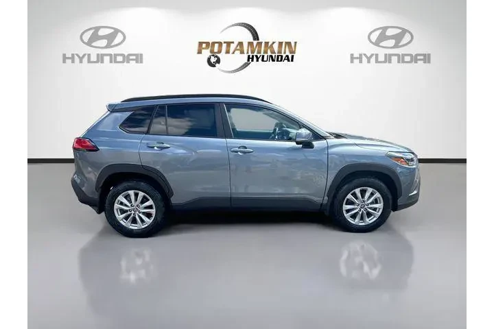 $24000 : Toyota Corolla Cross 2024 LE image 4