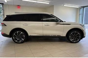 $30996 : Lincoln Aviator 2020 AWD Res thumbnail