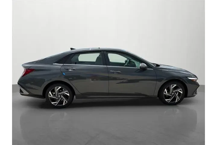 $25305 : Hyundai ELANTRA 2024 SEL 4dr image 6