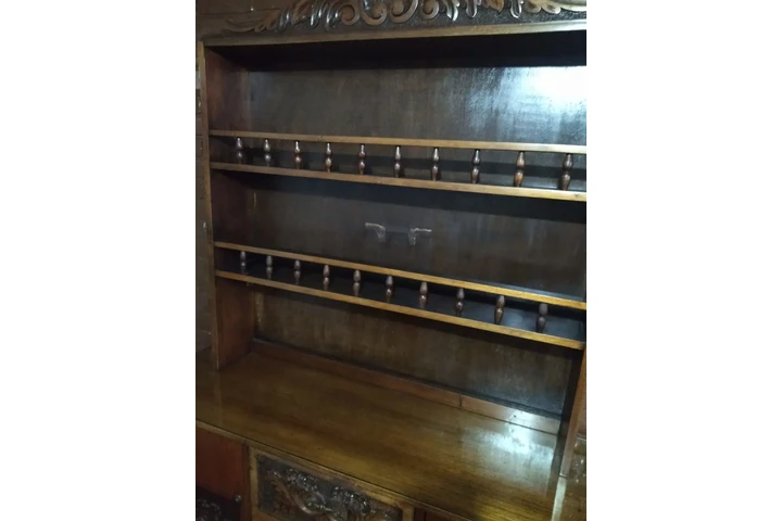 $800000 : Comedor en madera tallado. image 5