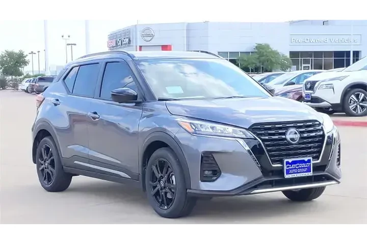 $20470 : Nissan Kicks 2023 SR 4dr Cro image 9