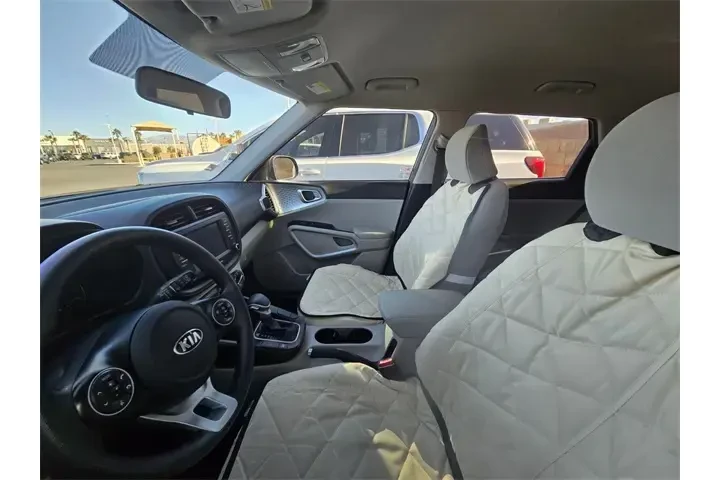 $12988 : Kia Soul 2020 LX 4dr Crossov image 7