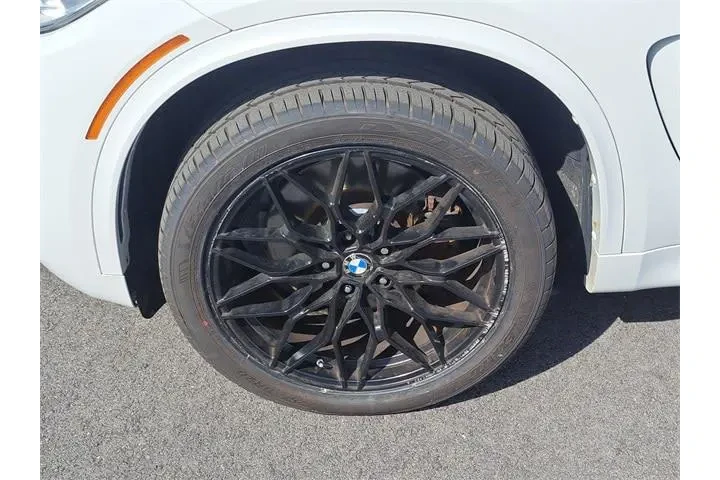 $9842 : BMW X5 2015 AWD xDrive50i 4d image 9