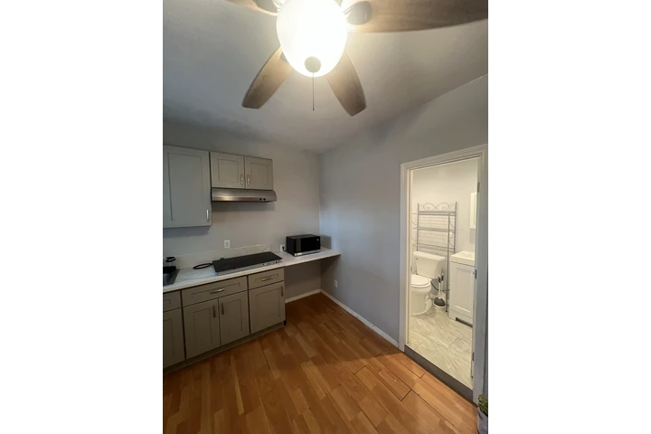 $1750 : UTILIDADES INCLUIDAS image 1
