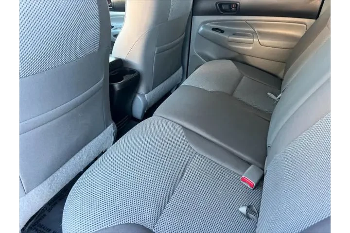 $25799 : Toyota Tacoma 2015 4x4 V6 4d image 5