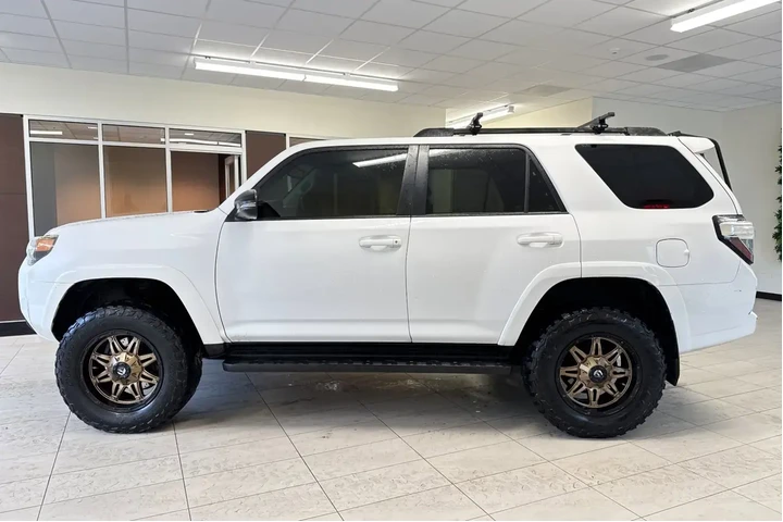 $23455 : Toyota 4Runner 2014 4x4 SR5 image 6