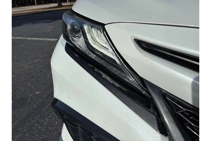 $24978 : Toyota Camry Hybrid 2021 XSE image 10