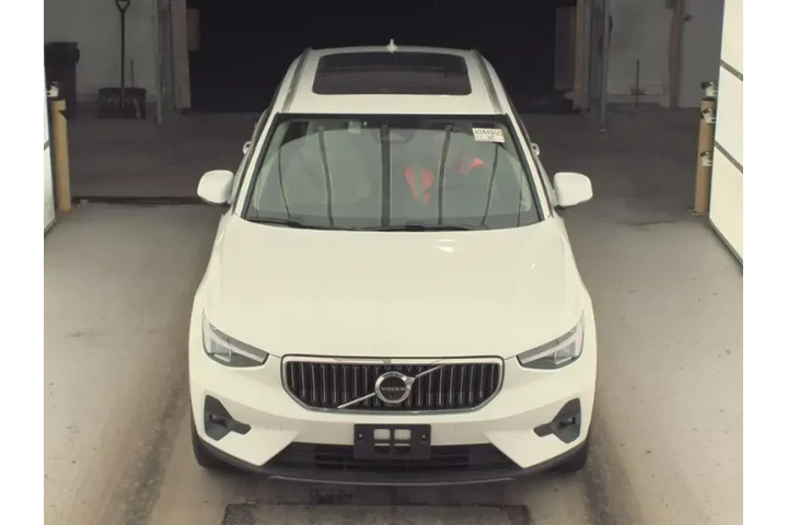 $29699 : Volvo XC40 2024 AWD B5 Plus image 3