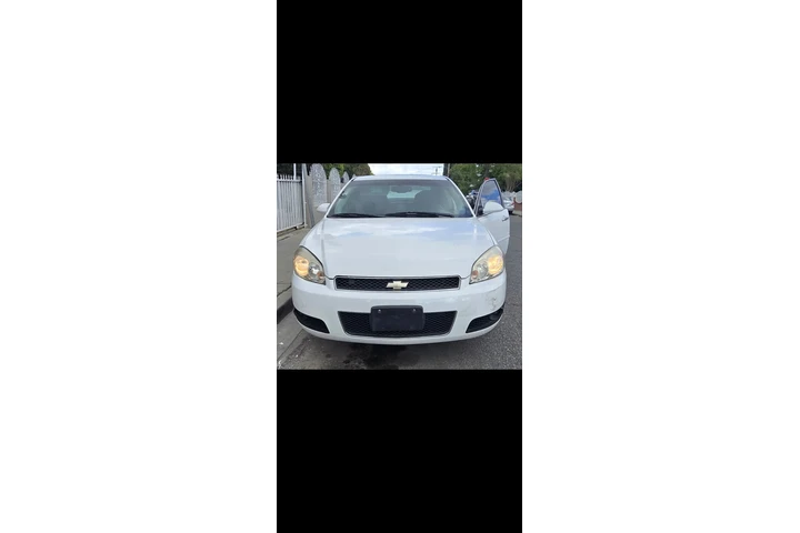 $4000 : Car for sale best offer image 2