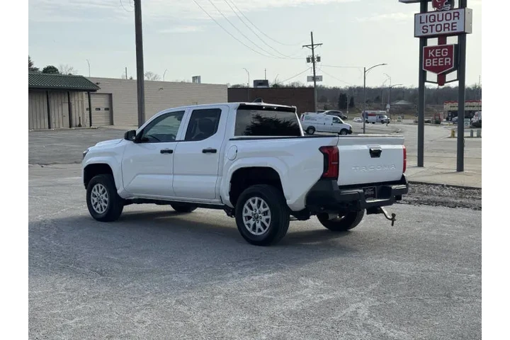 $32750 : 2025 Tacoma SR image 3
