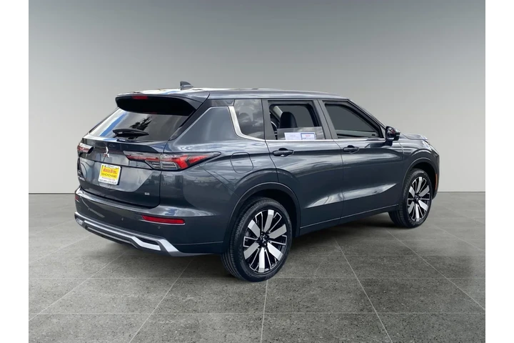 $33869 : Mitsubishi Outlander 2025 AW image 5