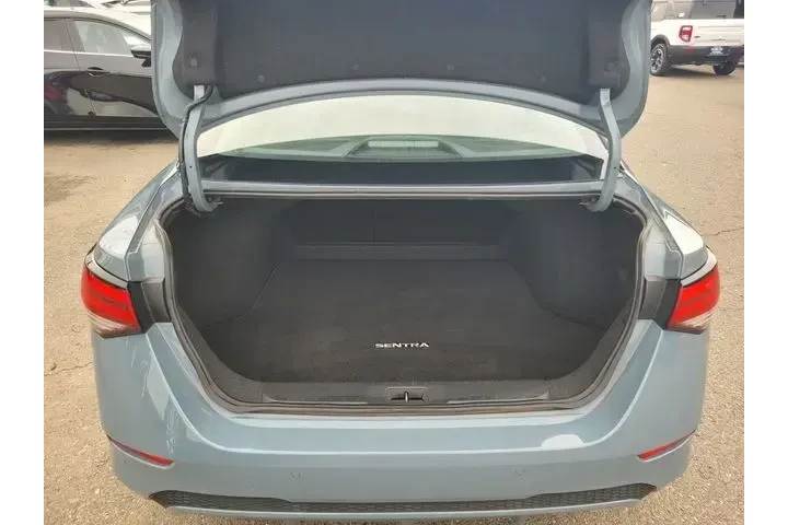 $18117 : Nissan Sentra 2024 SV 4dr Se image 8