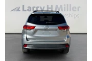 $24994 : Toyota Highlander 2019 LE 4d thumbnail