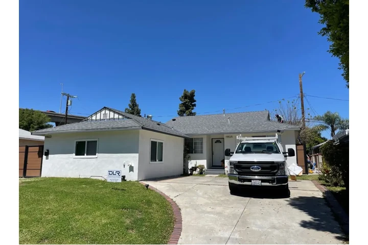 $2400 : modern amenities image 1