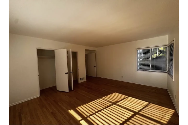 $1250 : 3 dormitorios y 2 baños con en image 1