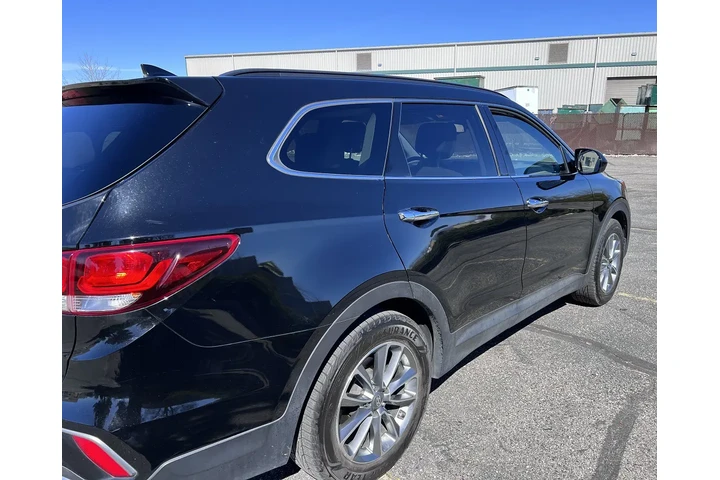 $7000 : 2017 Hyundai Santa Fe SE image 2