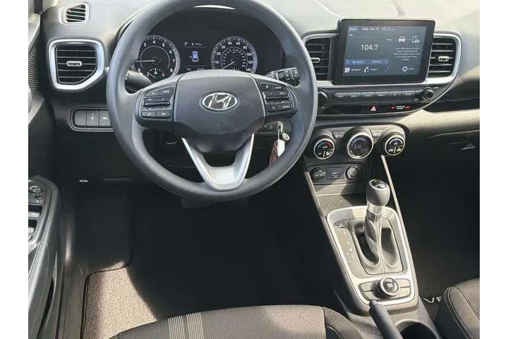 $14990 : Hyundai VENUE 2020 SEL 4dr C image 8