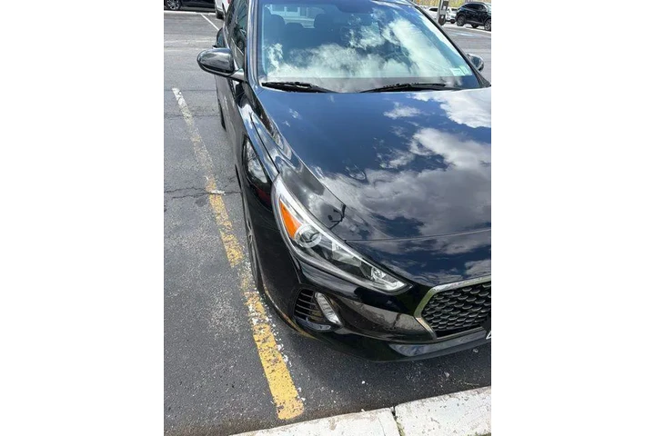 $12990 : Hyundai ELANTRA GT 2018 4dr image 3