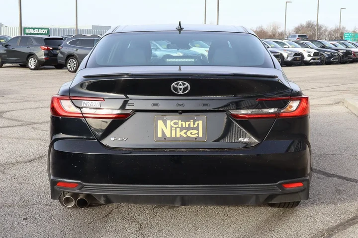 $27488 : 2025 Camry SE image 5