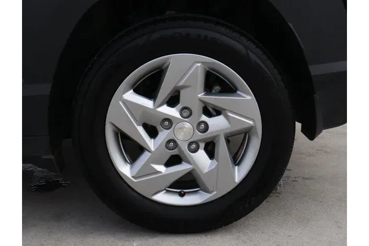 $24988 : Hyundai KONA 2025 SE 4dr Cro image 8