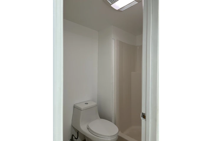 $800 : Cuarto en Panorama City image 5