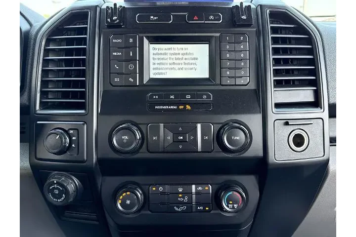 $30374 : Ford F-150 2020 4x4 XL 4dr S image 4