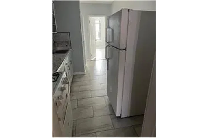 $3200 : Rental property with 3 bedro image 2