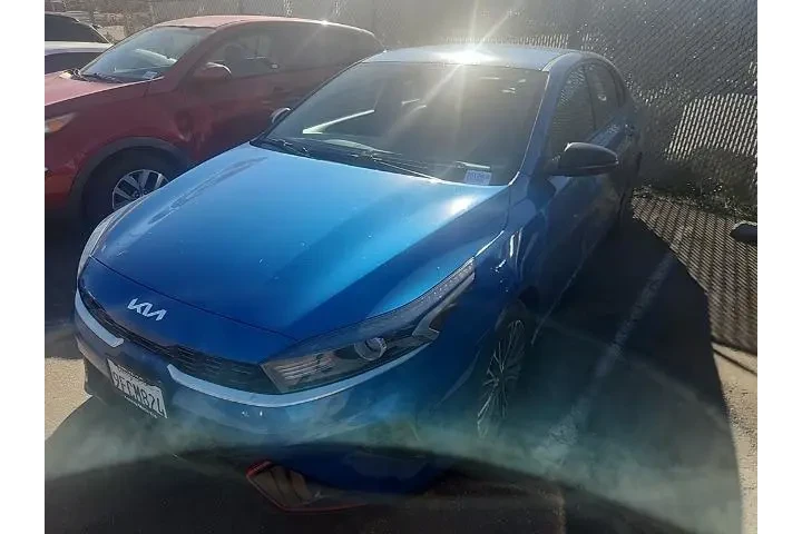 $17291 : Kia Forte 2023 GT-Line 4dr S image 3